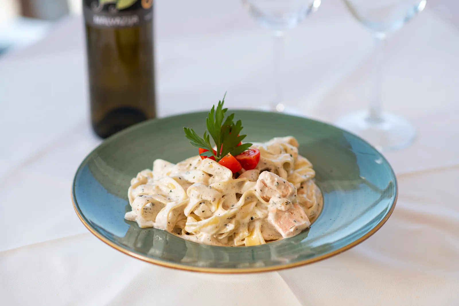 Creamy tagliatelle with chicken