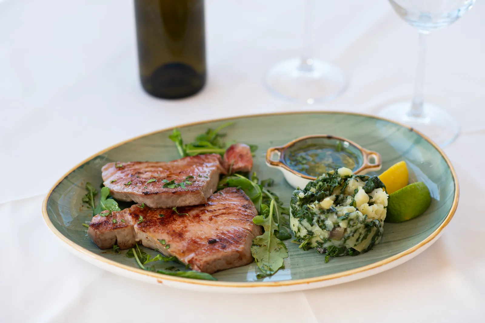 Tuna steak with chard and potatoes